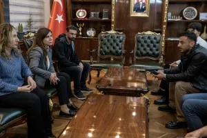 Diyarbakır Büyükşehir Belediyesi Eşbaşkanı Bucak, Şehir Hastanesi İşçilerini Kabul Etti