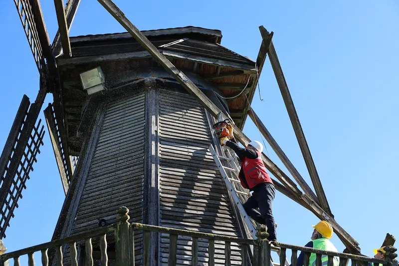 Tarihi Çark ve Yel Değirmeni