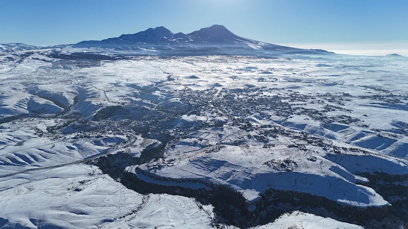 IHLARA CAM TERAS, KAR MANZARASIYLA ZİYARETÇİLERİN GÖZDESİ OLDU
