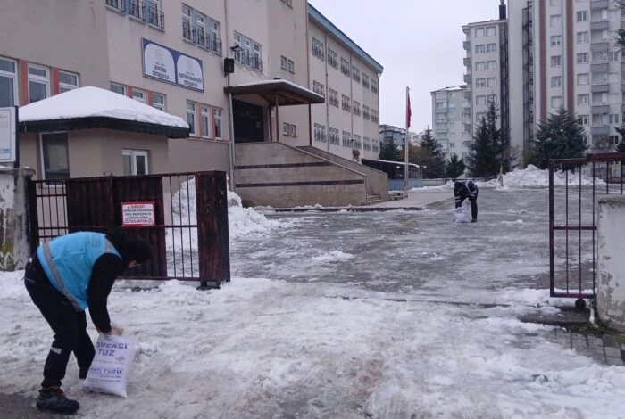 ÜNYE BELEDİYESİ OKULLARI KAR SONRASI EĞİTİM ÖĞRETİME HAZIRLADI