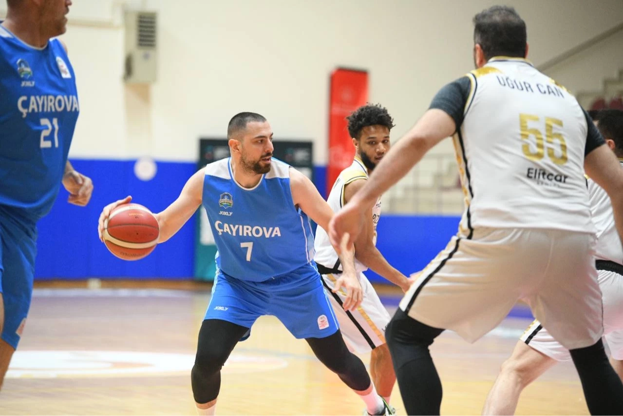 Çayırova, PizzaBulls CO Basket’i mağlup etti