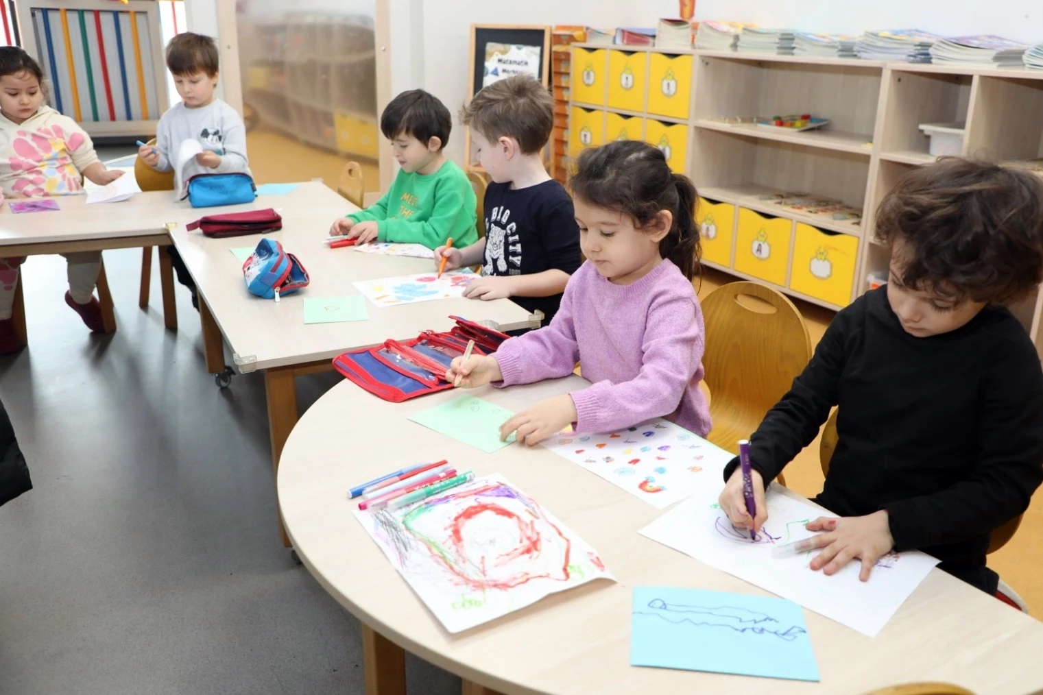 Mudanyalı çocuklar sevgilerini Hatay