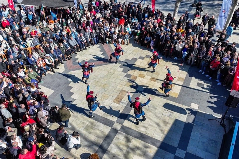 Denizli’de nevruz ateşi yandı