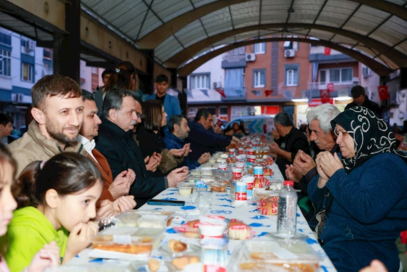 YUNUSEMRE’DE İLK İFTAR SOFRASI KARAKÖY’DE KURULDU