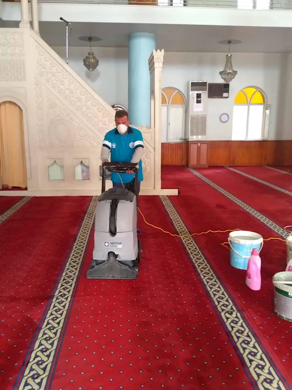 Ortahisar Belediyesi, camilerde Ramazan temizliği yapıyor