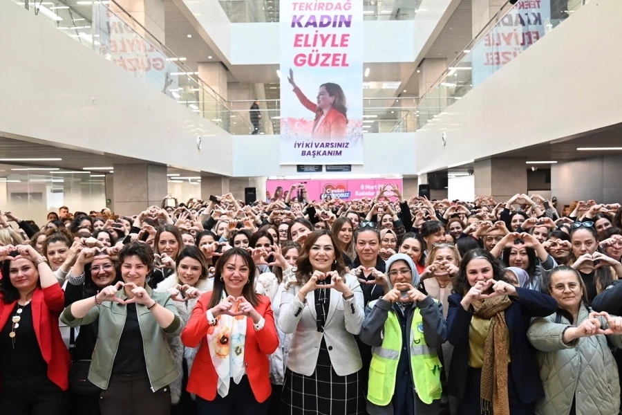 Günün en güzel fotoğraf karesi! “Kadınların elinin değdiği her yer güzelleşir”