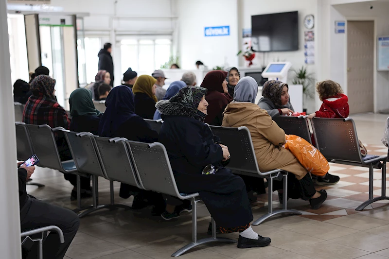 Büyükşehir Tıp Merkezi’ne tatil dönüşü rekor başvuru: Uzmanlardan mevsim geçişi uyarısı