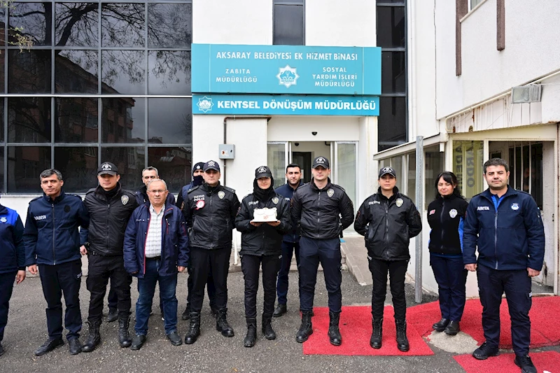 AKSARAY BELEDİYESİ ZABITA EKİPLERİNDEN 10 NİSAN POLİS GÜNÜNE ANLAMLI SÜRPRİZ