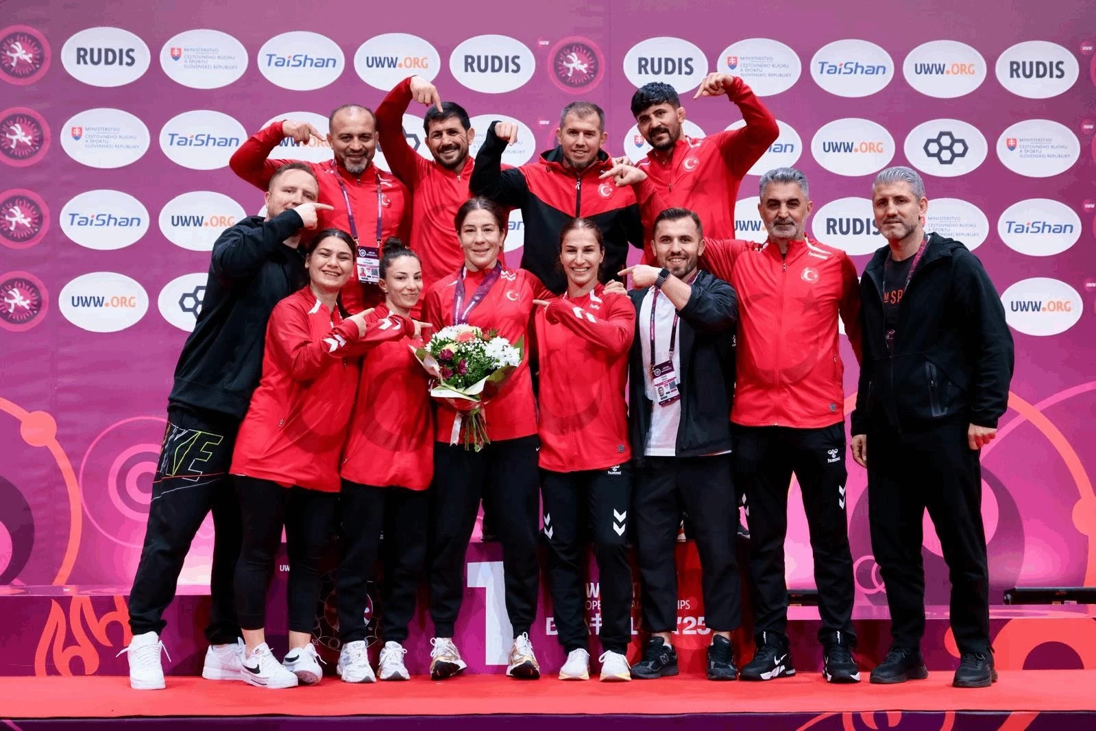 Balıkesir’in gururu Yasemin Adar Yiğit Avrupa 2’ncisi