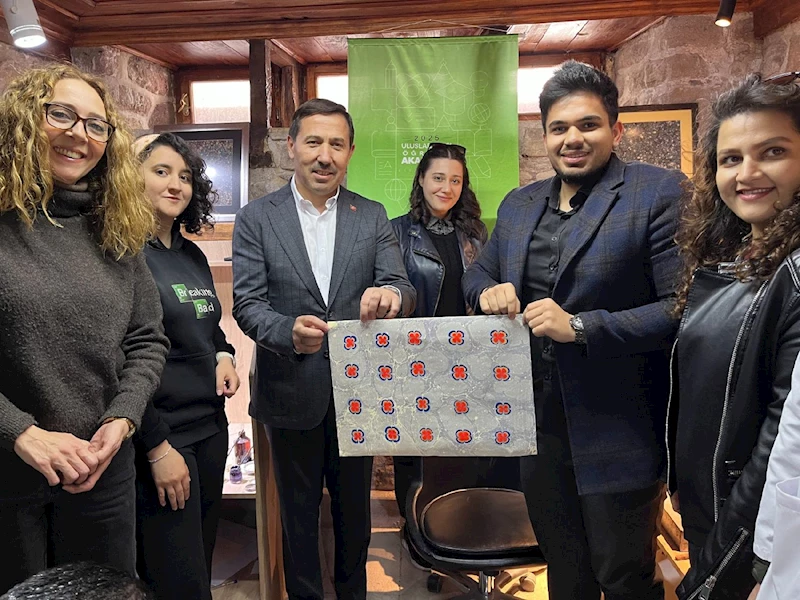 GELENEKSEL SANATLARA YABANCI ÖĞRENCİLERDEN YOĞUN İLGİ