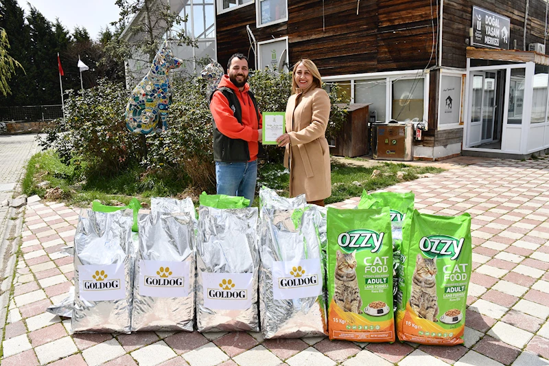 HAYVANSEVERLERDEN PATİLİ DOSTLARA MAMA BAĞIŞI