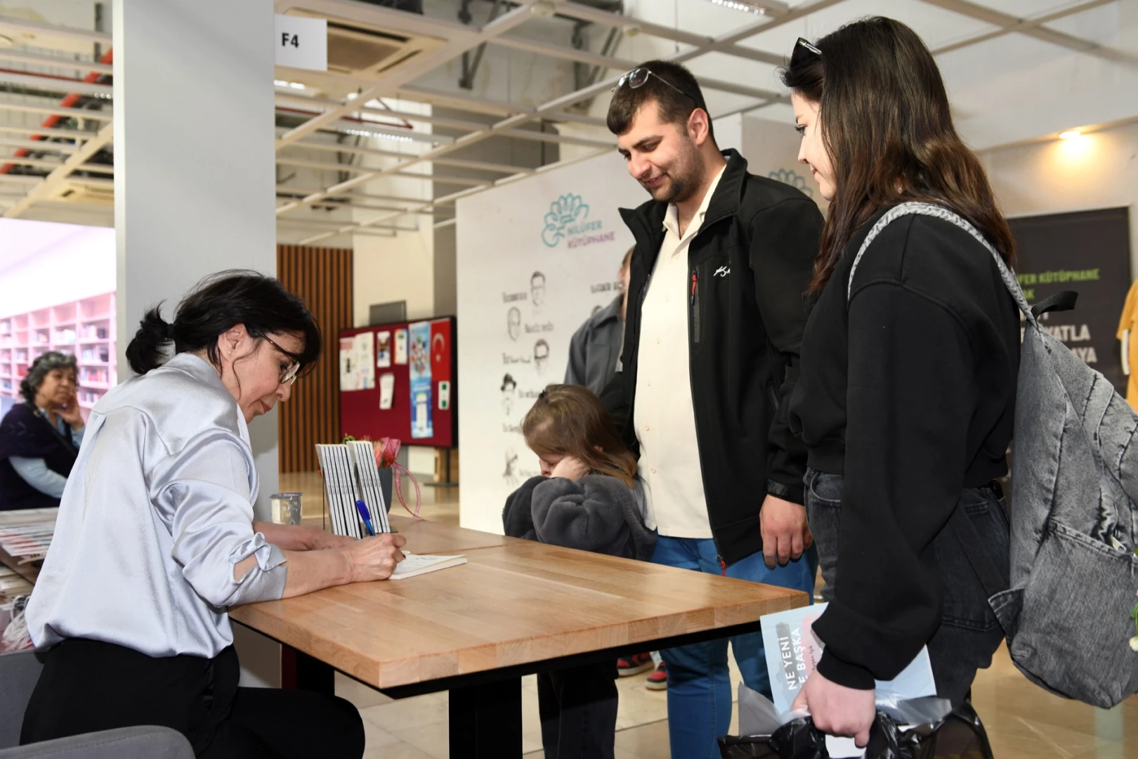 Bursa Osmangazi Belediyesi yazar Ayşen Işık’ı ağırladı