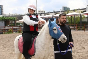 Engellilere terapi desteği