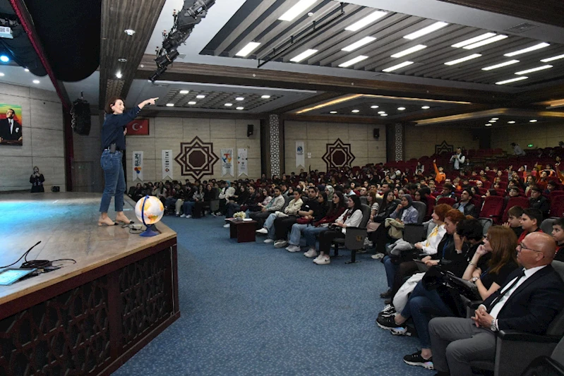 YUNUSEMRE 2. KEZ BİLİM SÖYLEŞİLERİ’NE EV SAHİPLİĞİ YAPTI