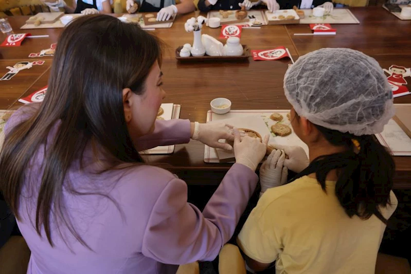 GASTRONOMİ EVİ MİNİK YÜREKLERE IŞIK OLDU