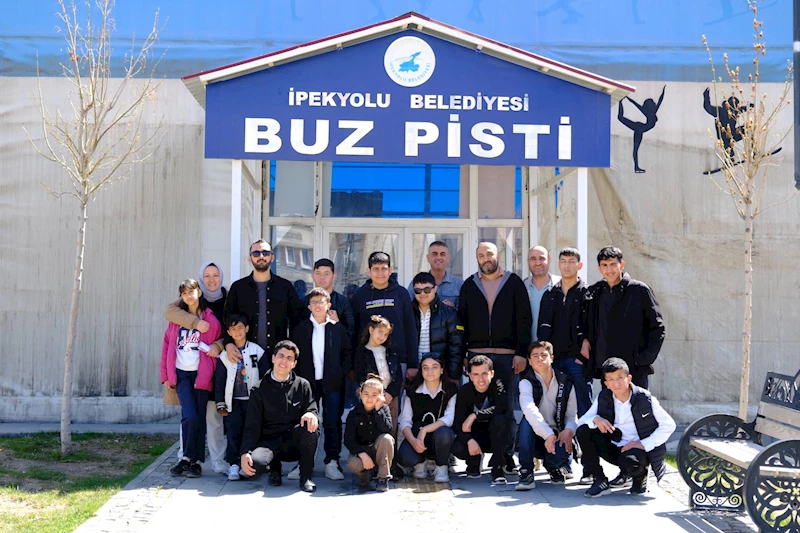 Özel Gereksinimli Öğrenciler Buz Pistinde Doyasıya Eğlendi