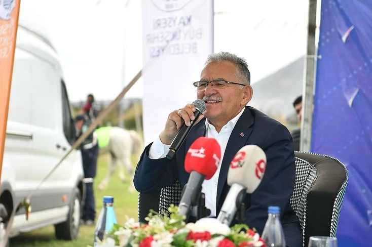 Millet Bahçesinde Vatandaşlar Sordu, Kayseri’nin Başkanı Büyükkılıç Cevapladı