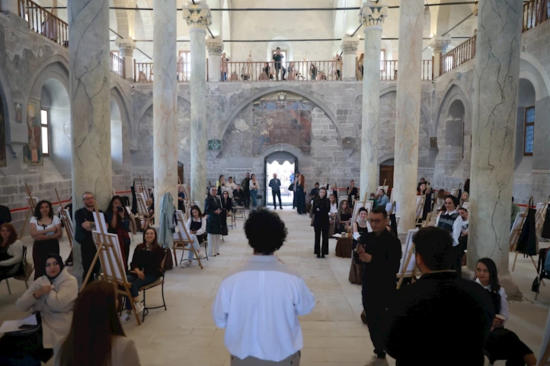 Moria Sanat’tan Nevşehir Kalesi Meryem Ana Kilisesinde 100 Kişilik Resim Terapisi Etkinliği