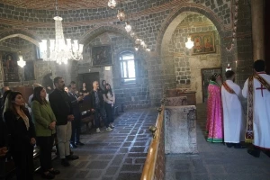 Eş Başkanlar, Meryem Ana Kilisesi