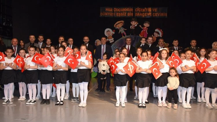 BAŞKANIMIZ, 23 NİSAN ULUSAL EGEMENLİK VE ÇOCUK BAYRAMI KUTLAMA PROGRAMINA KATILDI