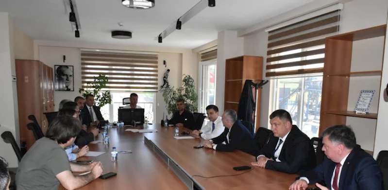 Başkan Sarıkurt, AKOM`da Çalışmaları Takip Etti