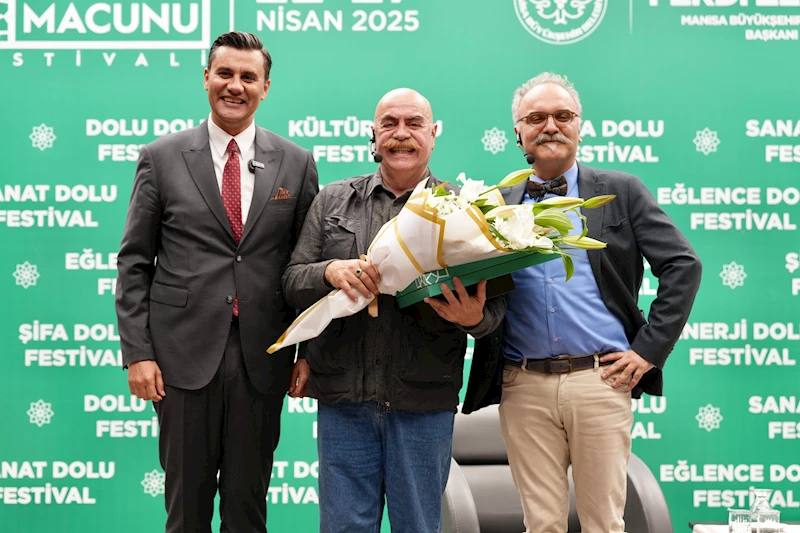 Emrah Safa Gürkan ve Ezel Akay ‘Tarihin Geleceği ve Geleceğin Tarihi’ni Konuştu