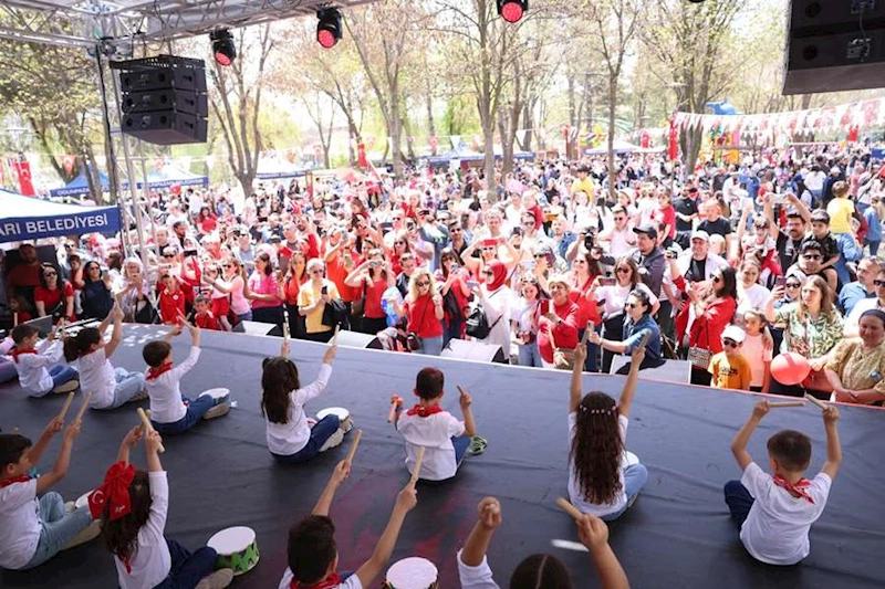 23 NİSAN COŞKUSU KANLIKAVAK PARKI’NDA YAŞANDI