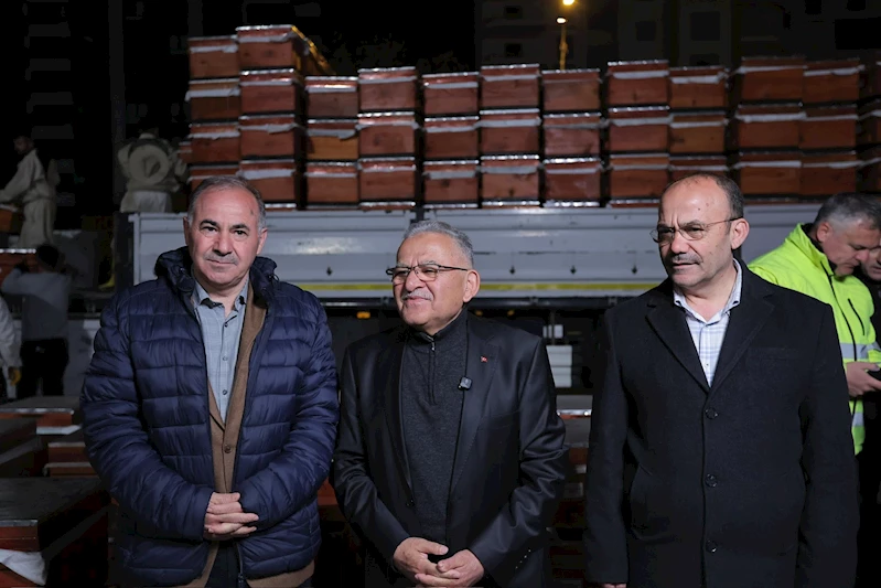 Başkan Büyükkılıç, Şafak Vakti Üreticilere Arılı Kovan Dağıttı
