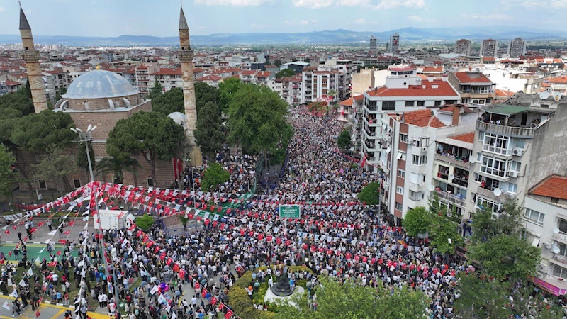 On Binler Manisa’da Buluştu, 8 Ton Mesir Macunu Halka Saçıldı