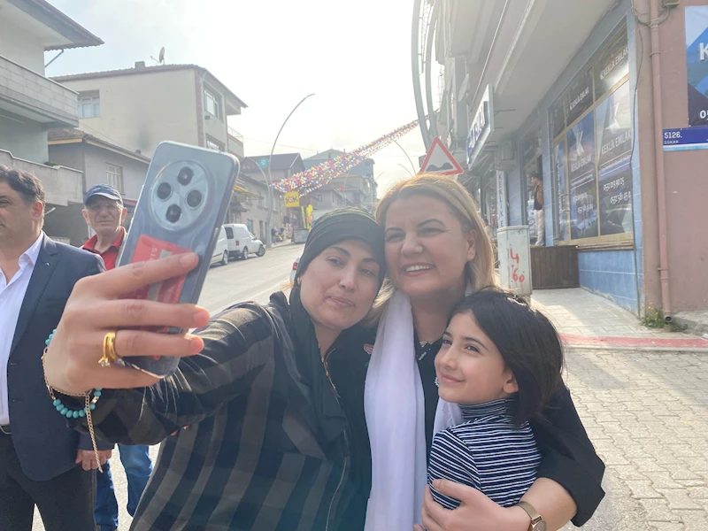 FATMA BAŞKAN, AKMEŞE ESNAFINA HAYIRLI İŞLER DİLEDİ