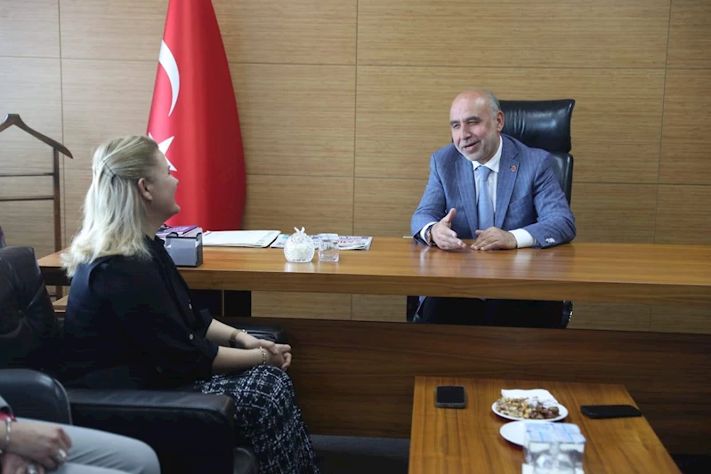 FATMA BAŞKAN VE CHP İZMİT’TEN, SP’YE HAYIRLI OLSUN ZİYARETİ