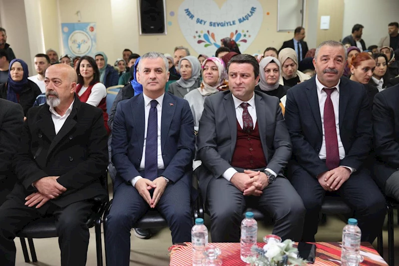 BAŞKANIMIZ VİLAYETLER HİZMET BİRLİĞİ ÖZEL EĞİTİM UYGULAMA OKULUNDA DÜZENLENEN PROGRAMA KATILDI