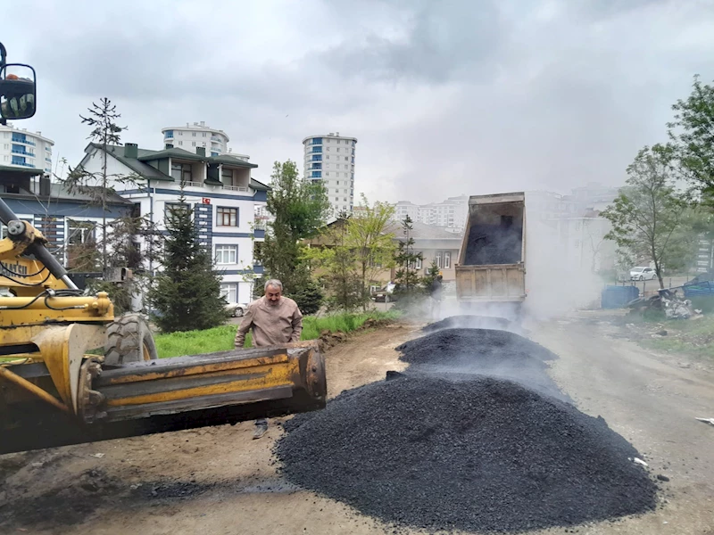ALTINORDU’DA BOZULAN YOLLAR ONARILIYOR