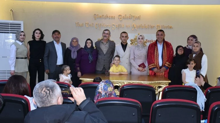 BAŞKANIMIZ, ESRA COŞKUN VE CÜNEYT ATA KARDEŞLERİMİZİN NİKÂH AKDİNİ GERÇEKLEŞTİRDİ