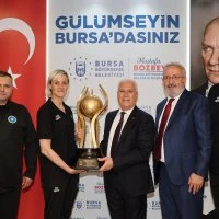 Şampiyon sporculardan Başkan Bozbey’e ziyaret