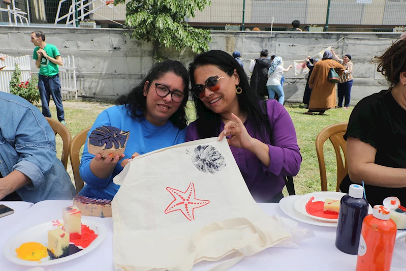 Özel çocuklardan annelerine sevgi dolu sürpriz