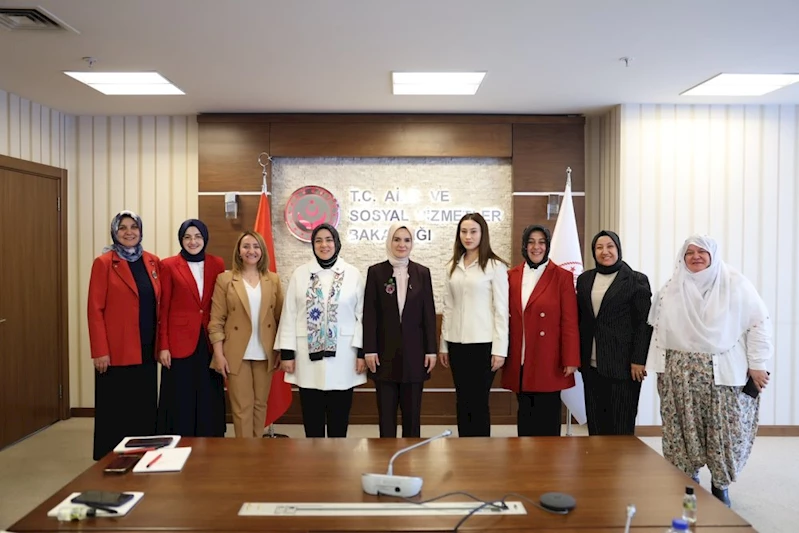 Başkan Seyhan Kılınçarslan, Aile ve Sosyal Hizmetler Bakanı Mahinur Özdemir Göktaş