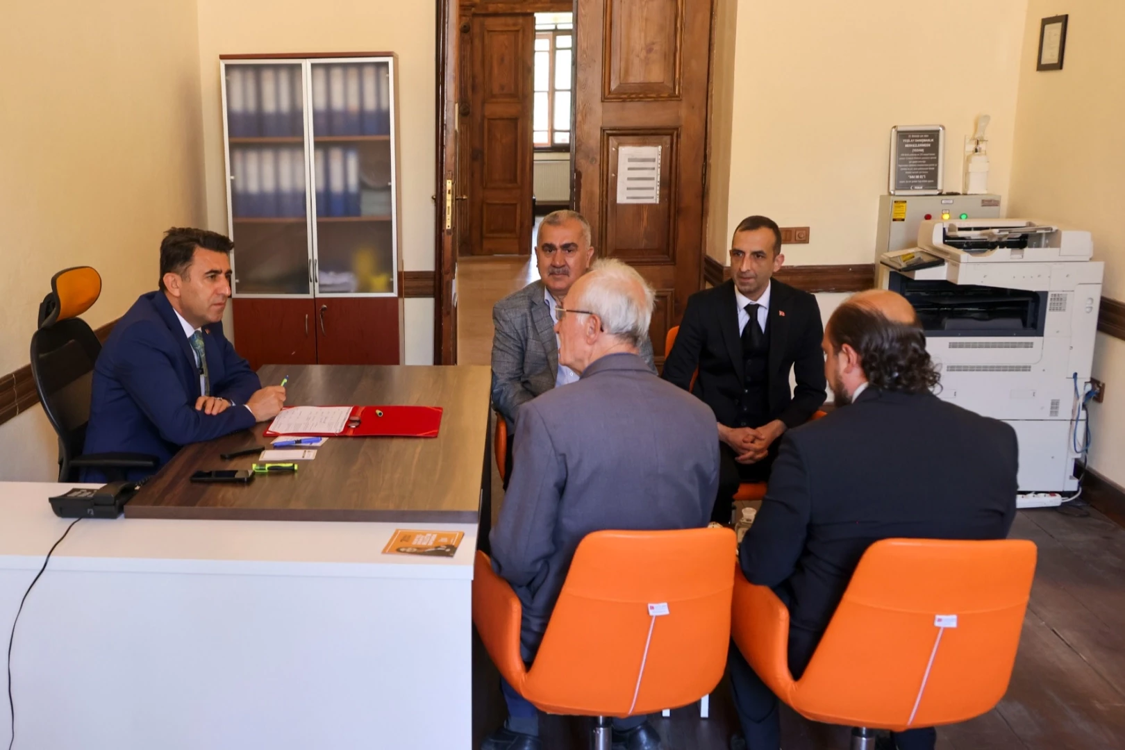 Vali Aygöl, Açık Kapı’da Bileciklilerle buluştu