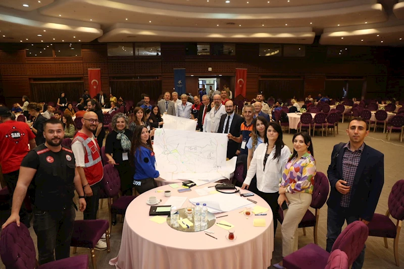 ÇOKLU SENARYO TEMELLİ AFET RİSK YÖNETİMİ ÇALIŞTAYI YAPILDI