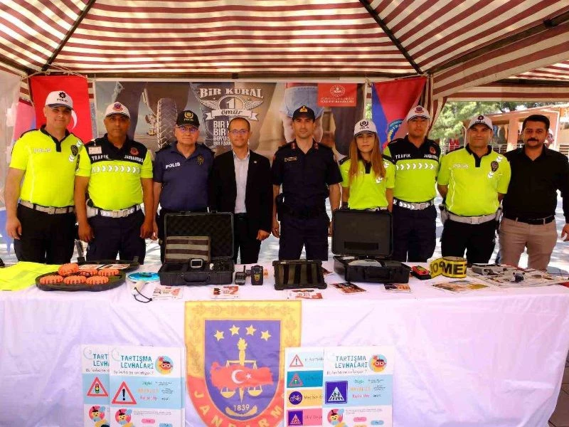 Jandarmadan Öğrencilere Trafik Bilinci Eğitimi Verildi