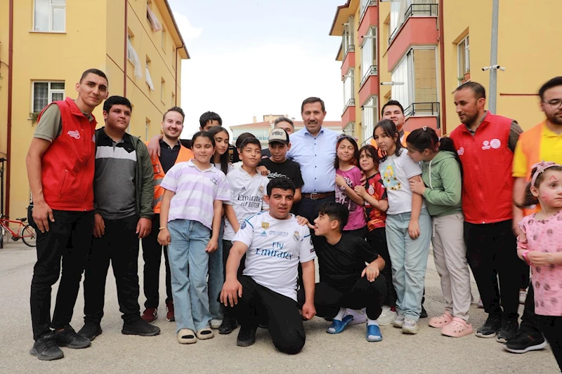 ÇOCUK MECLİSİ’NDEN ANLAMLI ANNELER GÜNÜ ETKİNLİĞİ