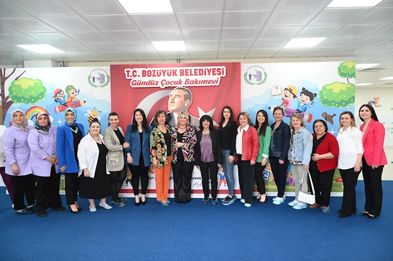 -MİNİKLER ANNELERİNİN ANNELER GÜNÜ’NÜ KUTLADI