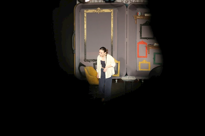 “Bir Yaşdönümü Rüyası” Sakaryalı tiyatro severlerden tam not aldı