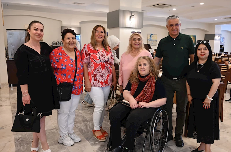 Başkan Topaloğlu engellilerle yemekte buluştu