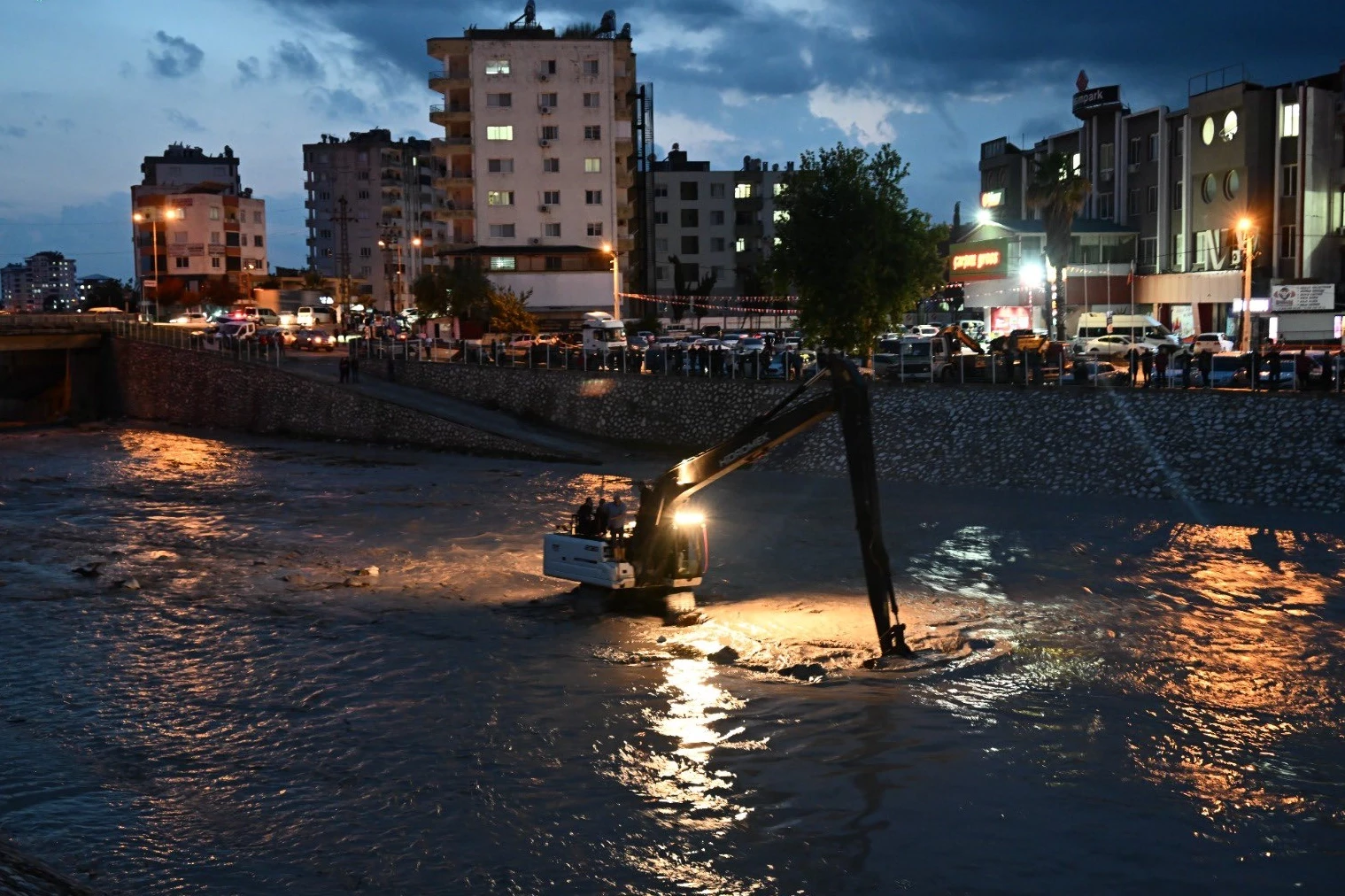 Osmaniye Kadirli’de sel felaketi... Bakan Yerlikaya son durumu paylaştı