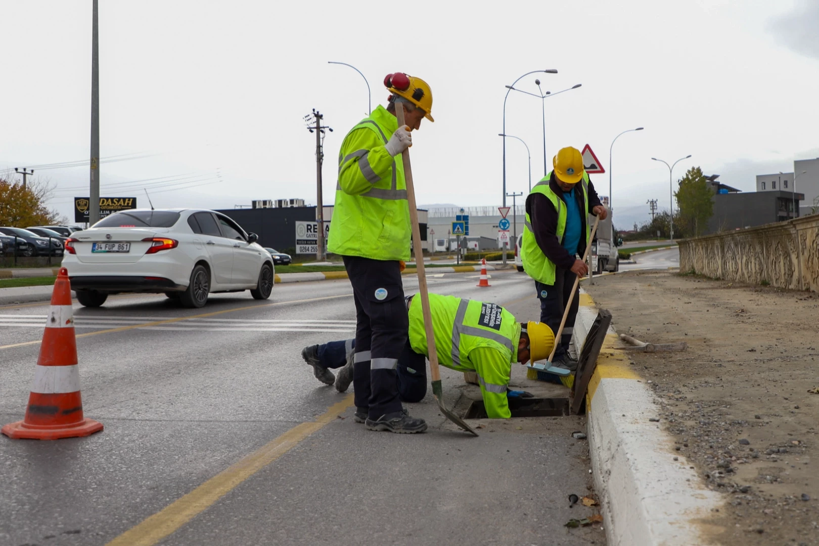 Sakarya altyapılarında yağış öncesinde hummalı temizlik