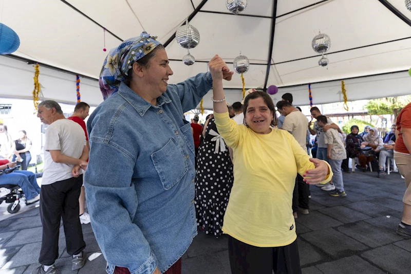 Özel Bireyler, Büyükşehir’in Nostaljik Partisi’nde Buluştu