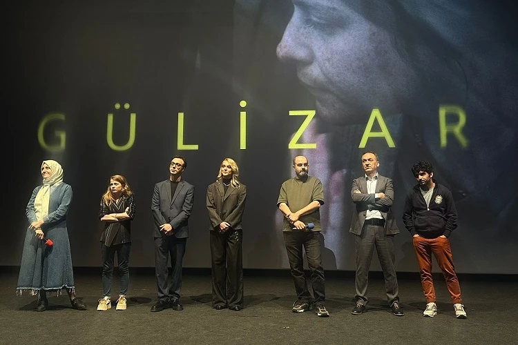 Gülizar galasını yaptı