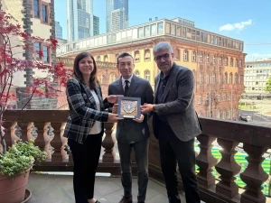 Eş Başkan Bucak’tan Frankfurt Belediyesine ziyaret