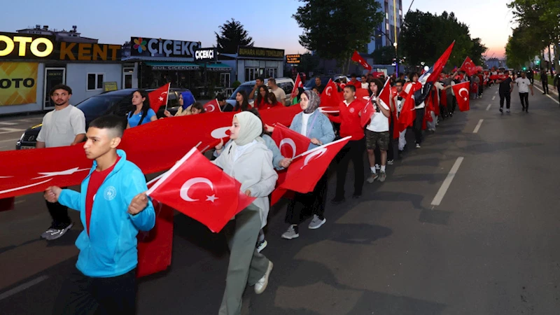Kahramanmaraş’ta 19 Mayıs Coşkusu: Binlerce Kişi Kortej Yürüyüşünde Buluştu